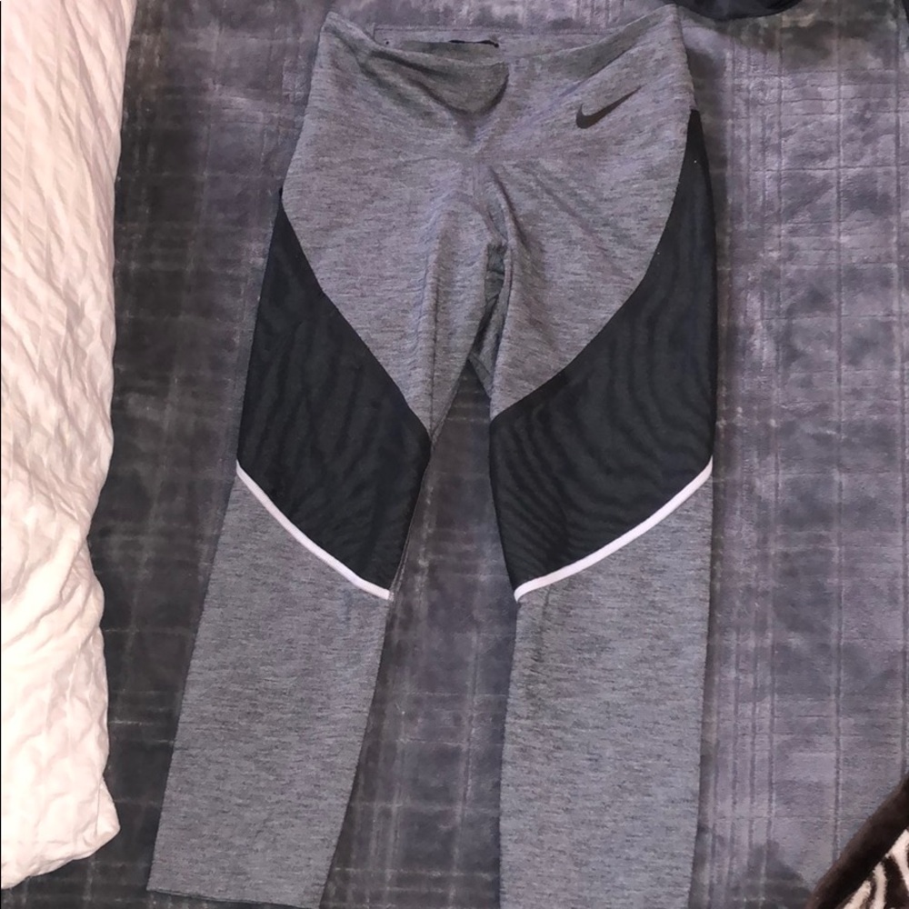 Nike cropped leggings